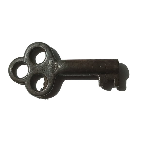 Old Antique Skeleton Key, Collectible Key, Small Key - Picture 4 of 7